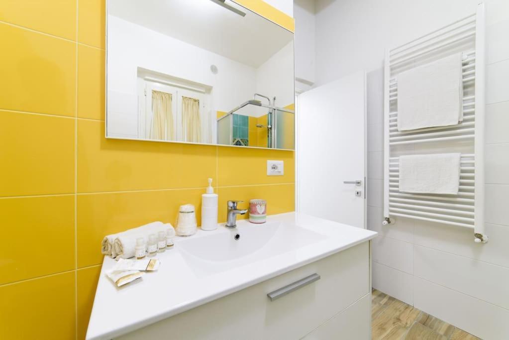 Appartement Stazione Treni - Wi-Fi & Netflix Cozy Space à Salernes Extérieur photo
